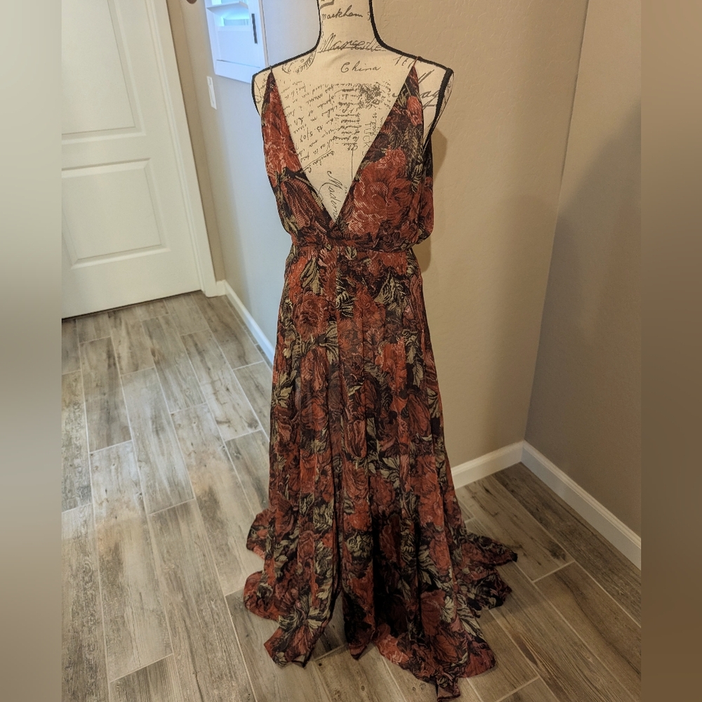 🔥Ronny Kobo Sexy Floral Maxi Dress Plunging Neckline 💥 Spaghetti Straps - Picture 1 of 5